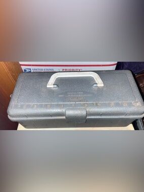 Cast Craft USA Vintage Rust & Corrosion Proof Lifetime Hinge Rigid Tackle Box
